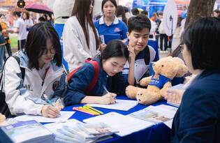 CHUYẾN XE HƯỚNG NGHIỆP TDD GẶP GỠ 2K8 TRONG NGÀY HỘI TƯ VẤN TUYỂN SINH - HƯỚNG NGHIỆP 2026